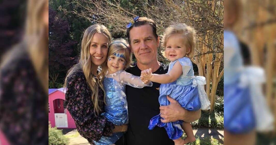 Josh Brolin and Wife Kathryn’s Cute Family Photo with Their Two Daughters!